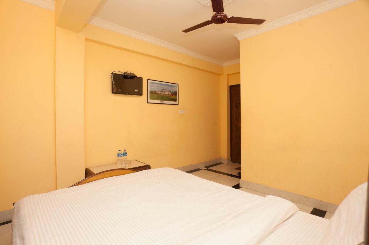 Spot On 397 Hotel Triveni Guest House Kathmandu Bagian luar foto